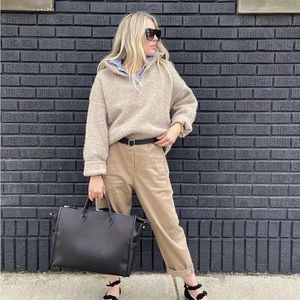 Le Bon Shoppe Andre Sweater in Mushroom. Size XS/S.